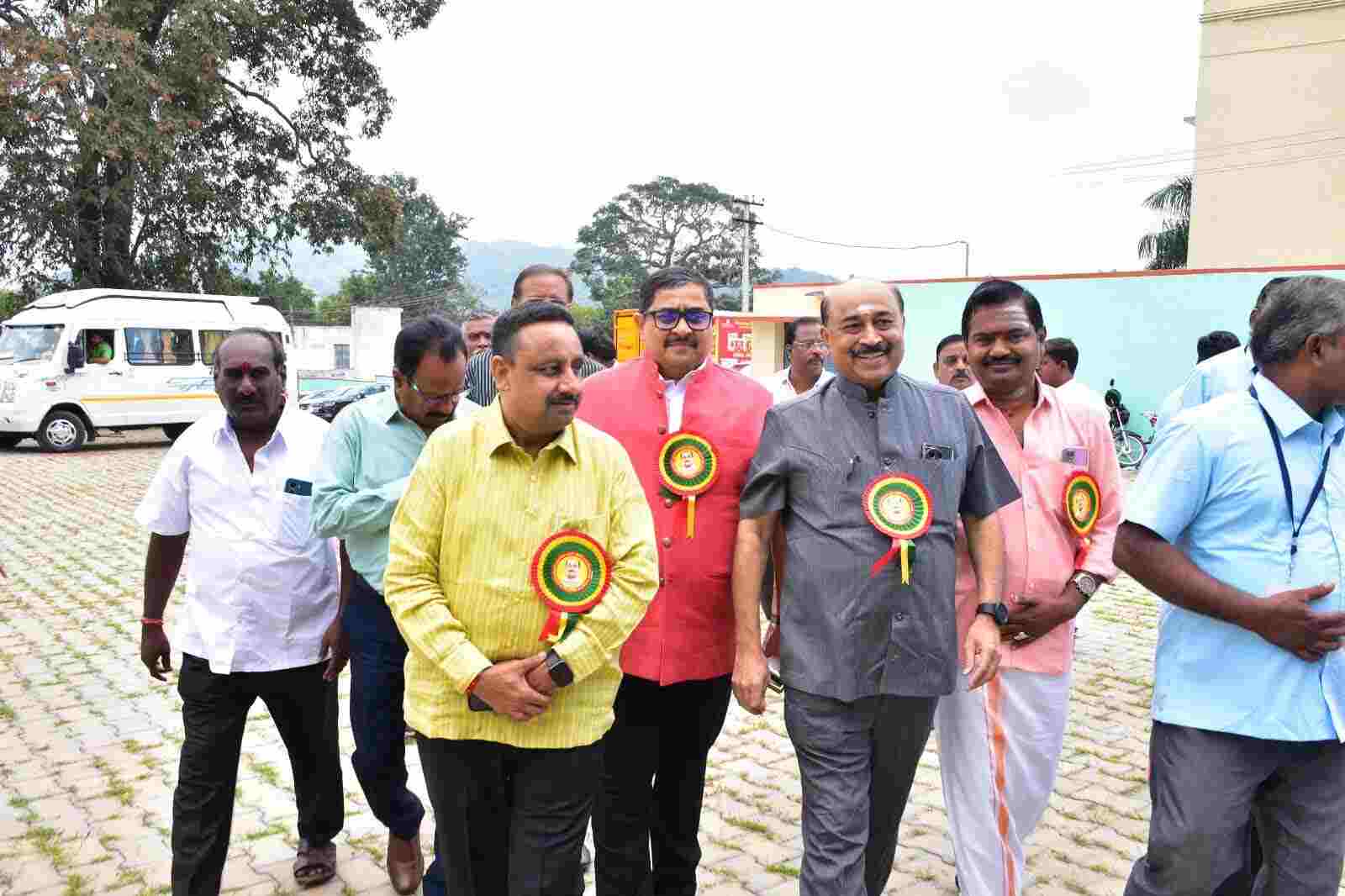 Members of AICPDF gathered to defend distributor & retailer rights